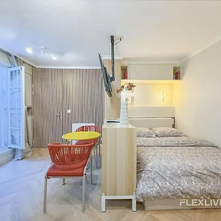 Luxury In Center *