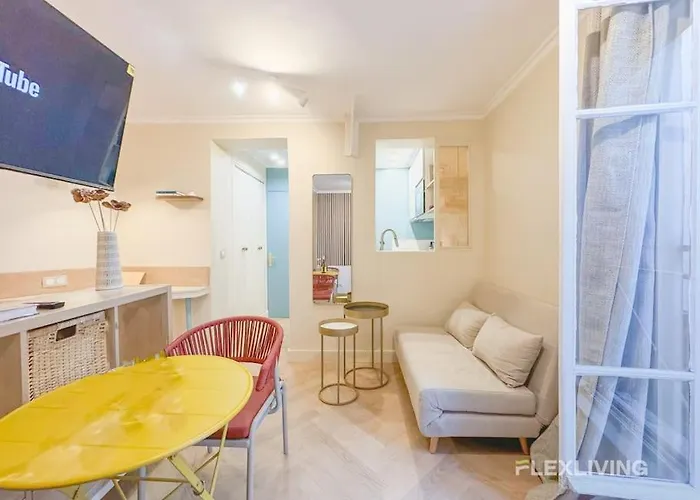 Luxury In Center Apartment *